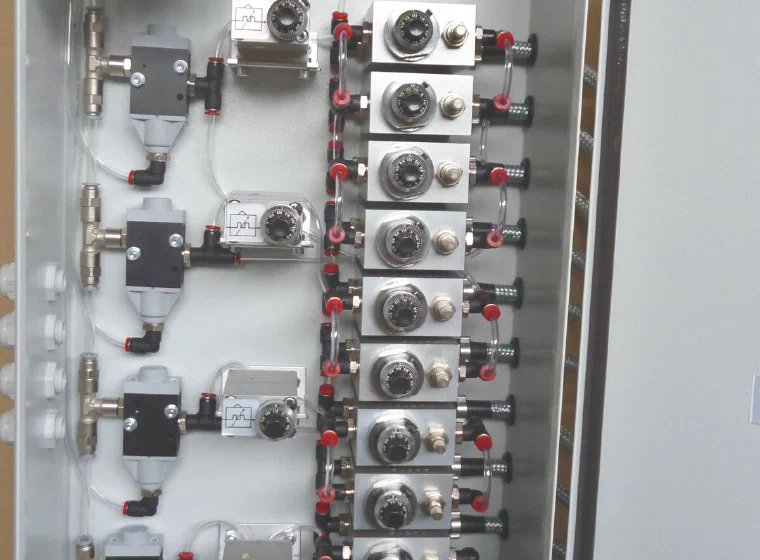Schmieranlage mit 11 Mikrodosierpumpen