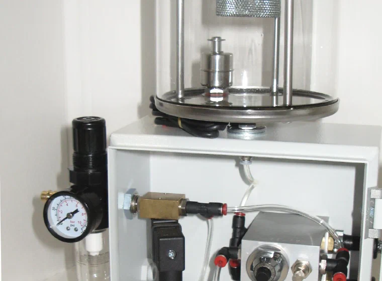 Schmieranlage mit 2 Mikrodosierpumpen
