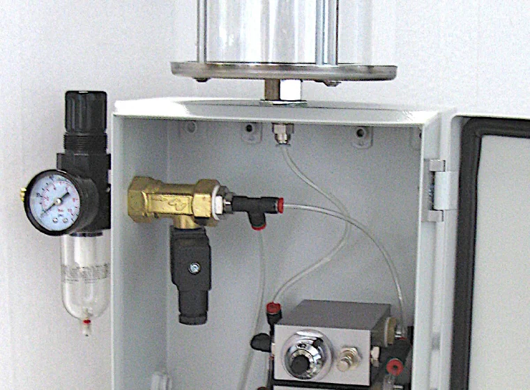 Schmieranlage mit 3 Mikrodosierpumpen